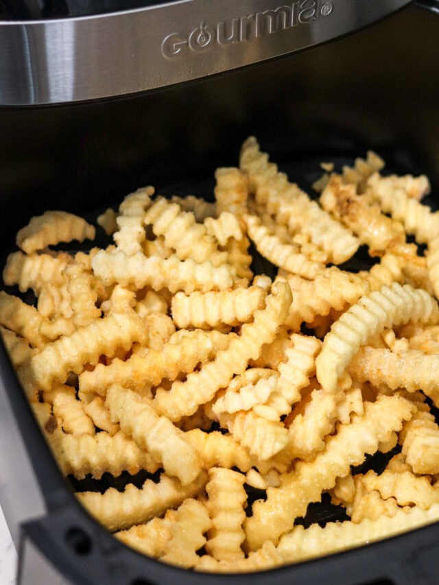Air Fryer Frozen French Fries That You HAVE TO TRY • Domestic Superhero